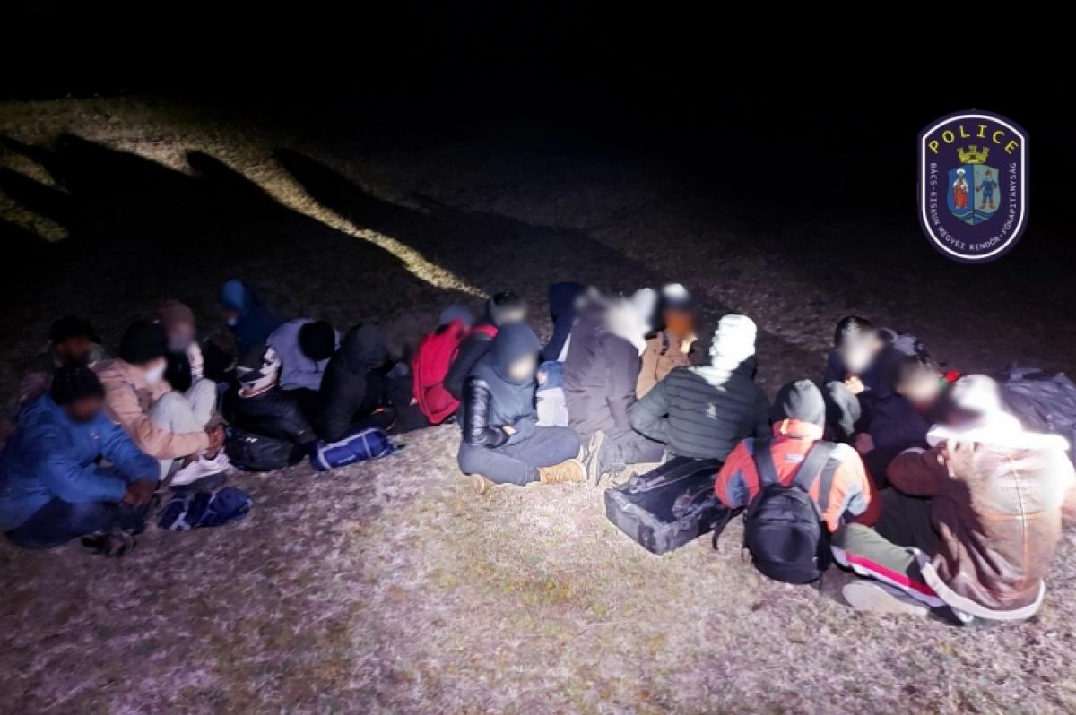 Hajnalban csaptak le a Kelebiánal lopakodó migránsokra
