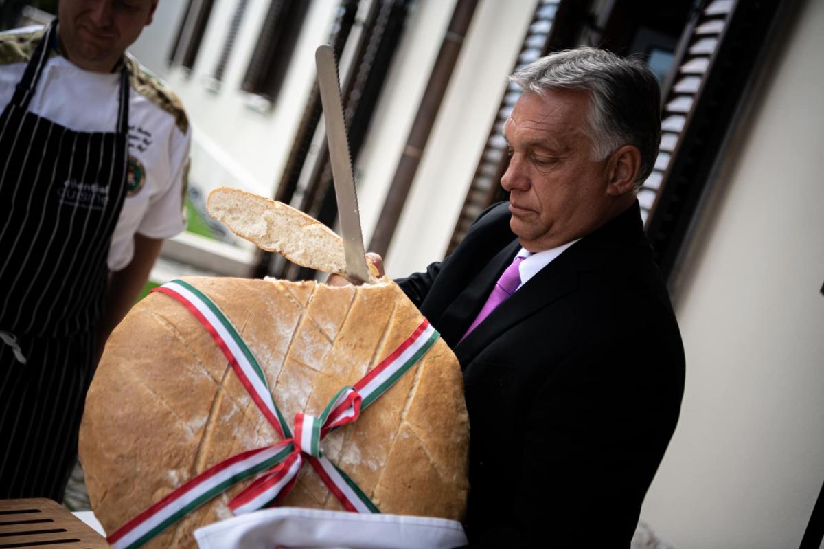 Orbán Viktor: Új kenyér!