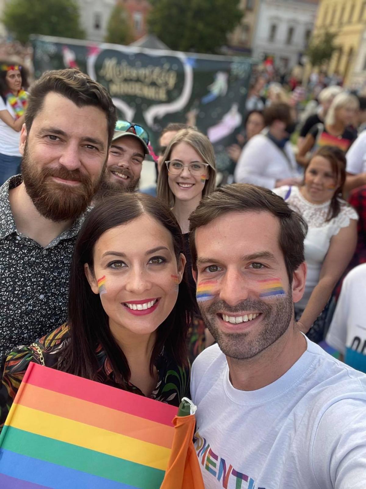 Fekete-Győr a pécsi Prideon ismét hitet tett az azonos neműek örökbefogadása mellett