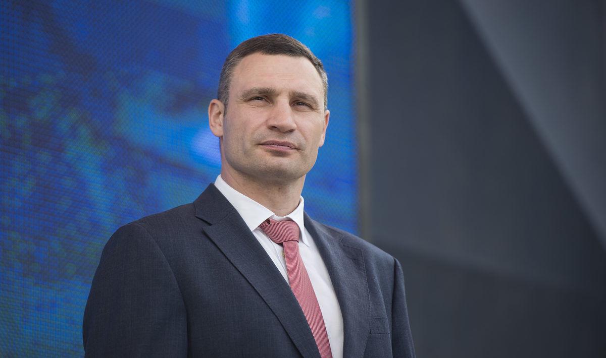 Fegyveres rendfenntartók dörömböltek Vitalij Klitschko kijevi polgármester házánál - a városvezető szerint ilyen Janukovics kormányzása idején sem történt