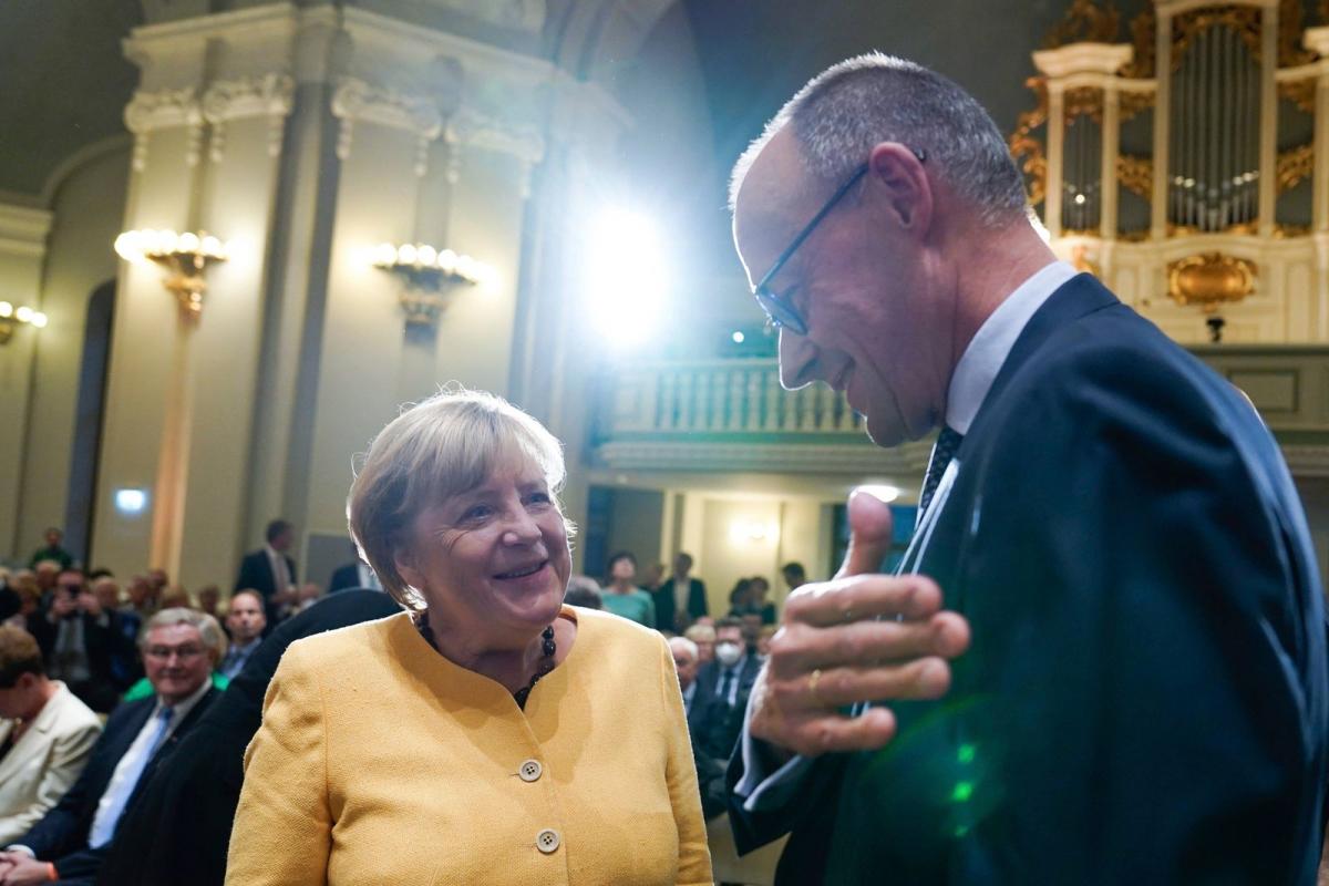 Merkel az orosz-ukrán háborúról: Kohl soha nem tévesztené szem elől a "másnapot"