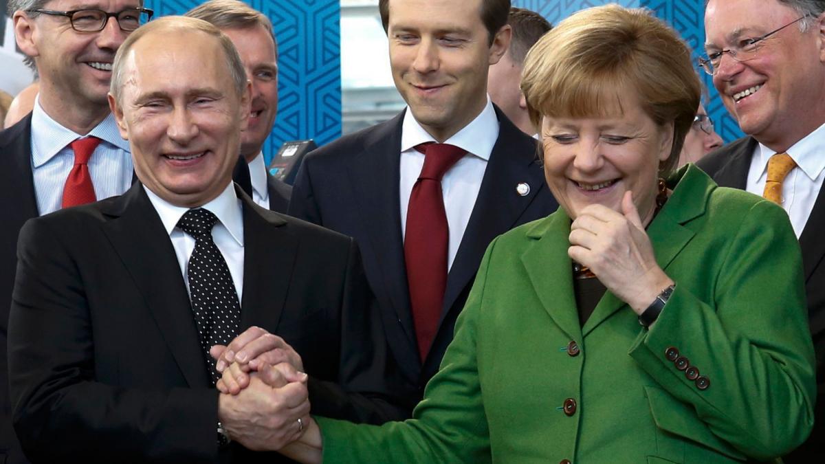 Akkor ennyit az új hidegháborús izmozásról: Biden zöld utat adhat a Németországot Oroszországgal összekötő Északi Áramlat 2 vezetéknek