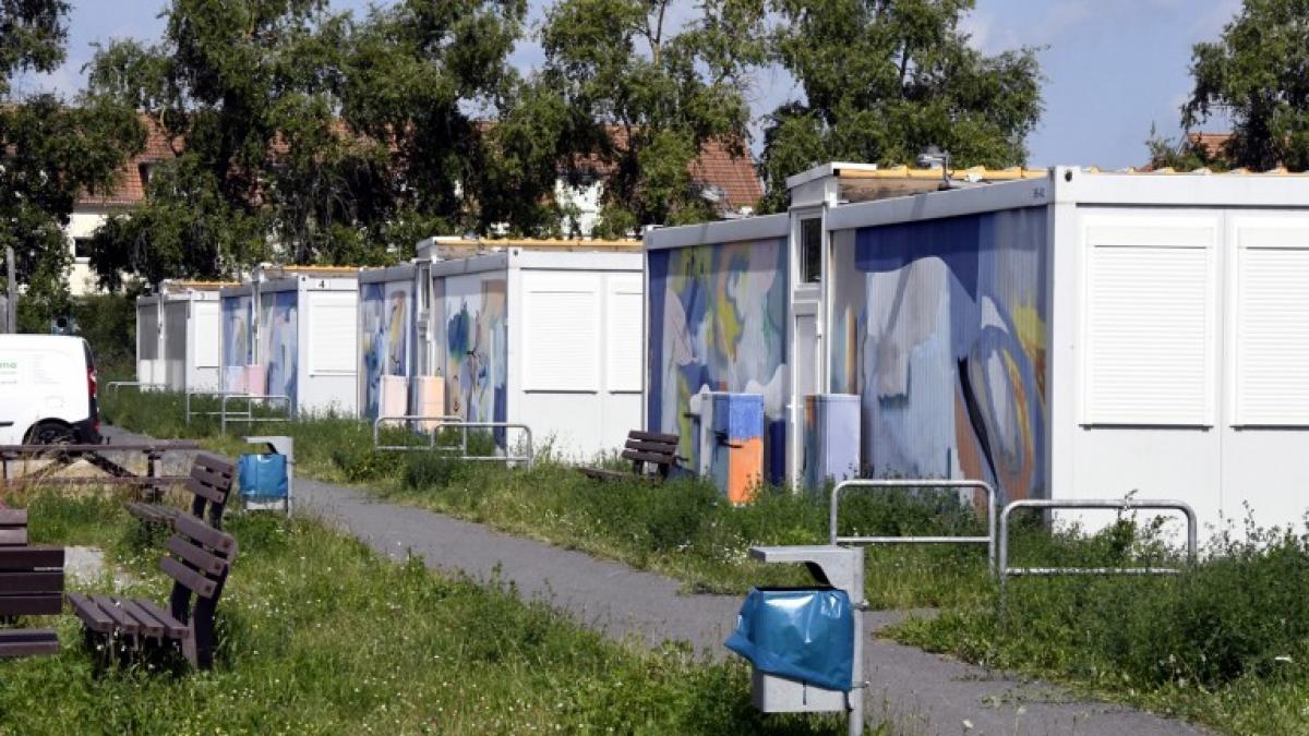 Naponta 85 "szegénységi menekült" érkezik Berlinbe, a kiürített menedékszállást is újranyitják