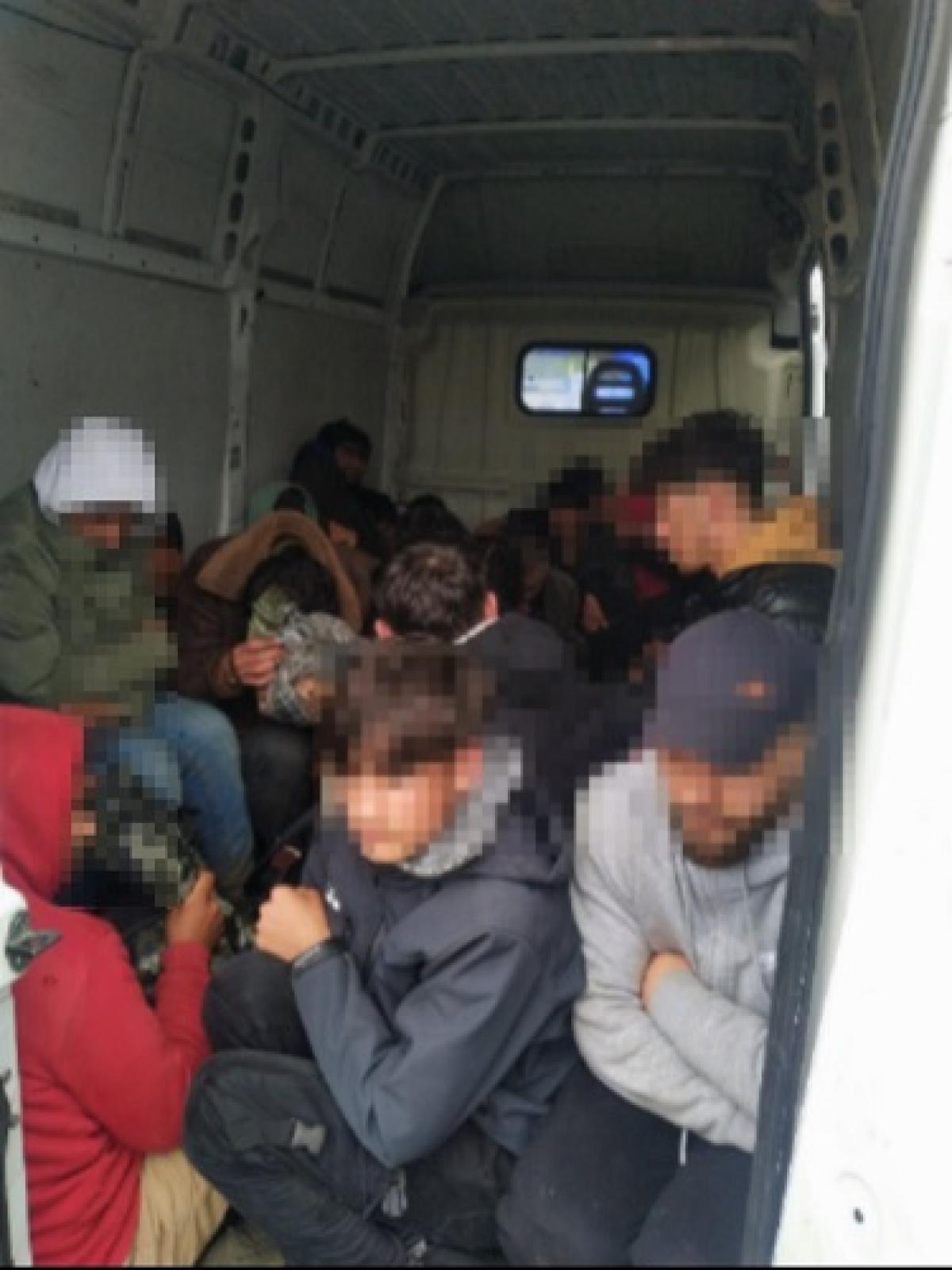 Brutális számok: 27 illegális migránst csempészett az embercsempész