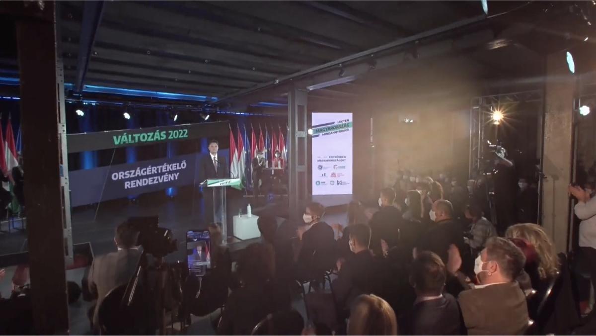 Fidesz: egy rendkívül kínos epizódszereplő áll a baloldal színpadán
