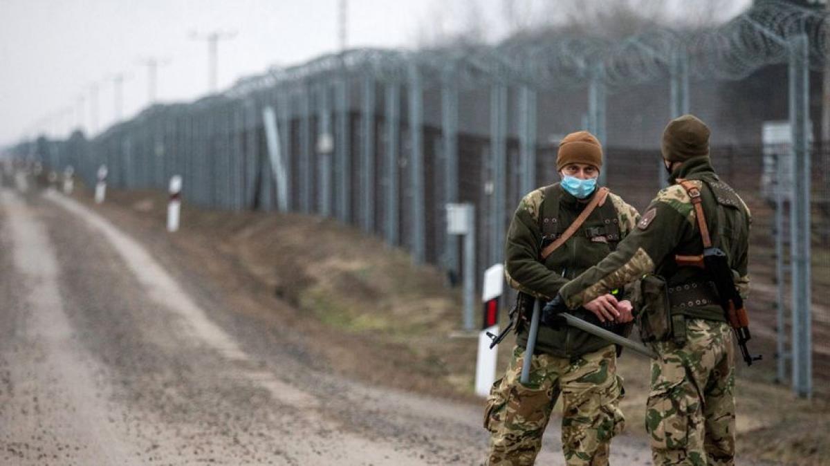 Meghaladta a 100 000 főt a magyar határon elfogott migránsok száma