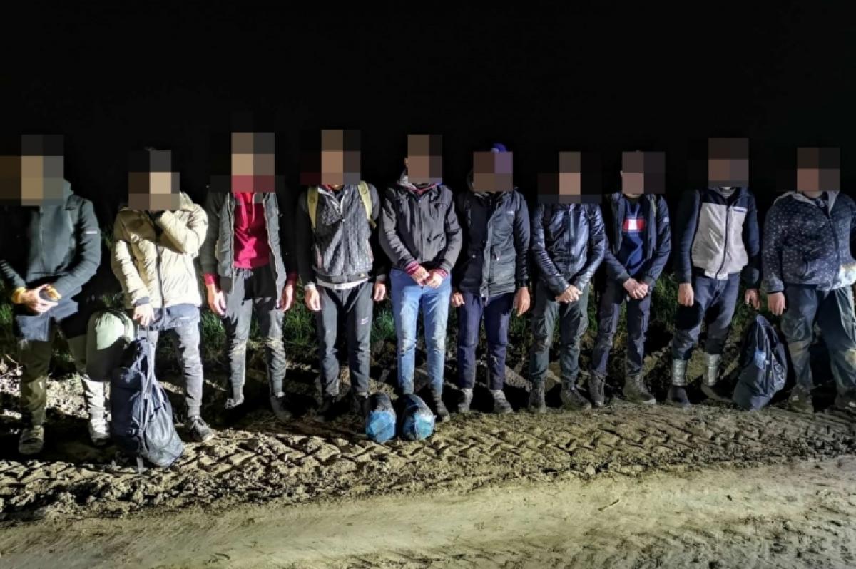 Határvédelem: 22 fős migránsbandát fogtak a rendőrök