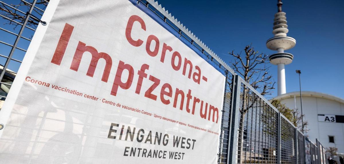Ezreket vádolnak csalással a koronavírus-oltásoknál Németországban - egy betegjogi aktivista büntetésre szólít fel