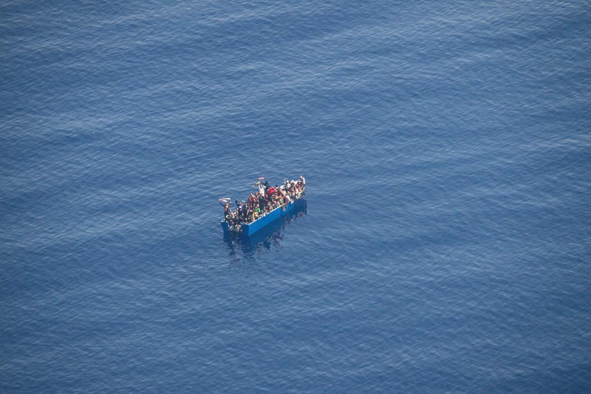Lampedusa, migrációs helyzet: "még el sem kezdődött a nyár, de a helyzet máris ellenőrizhetetlenné vált"
