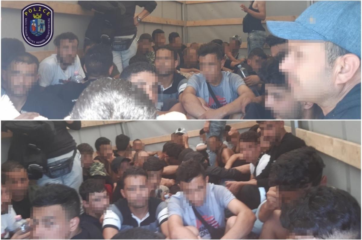 Nyugdíjas embercsempész 42 illegális migránssal