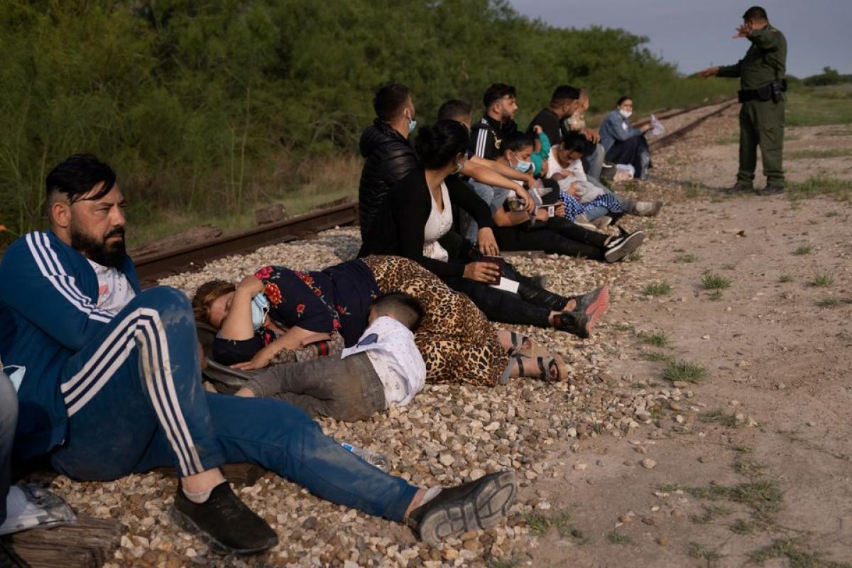 Miért utaznak román cigányok tutajokon Mexikóból az Egyesült Államokba? - idén eddig 2217 illegális romániai cigány bevándorlót fogtak el