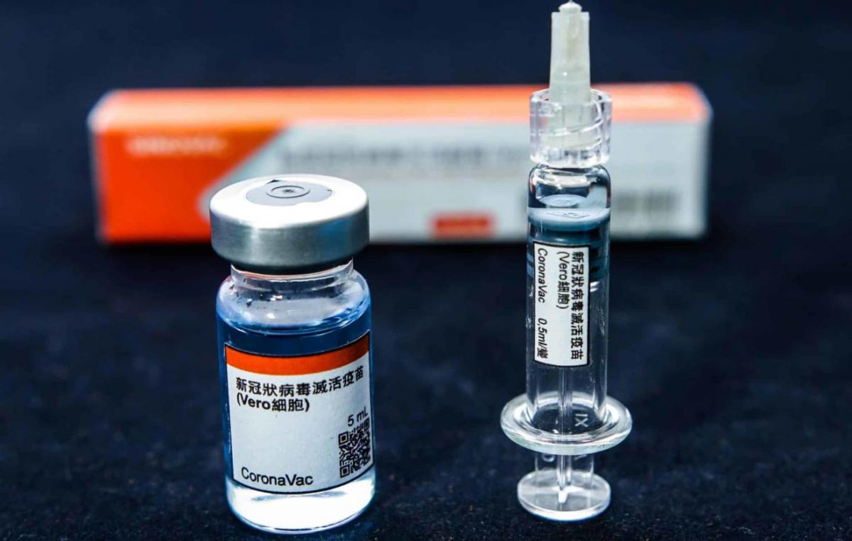 BLOOMBERG: a Sinovac vakcinája 95%-kal csökkentette a halálozások számát egy brazil kisvárosban