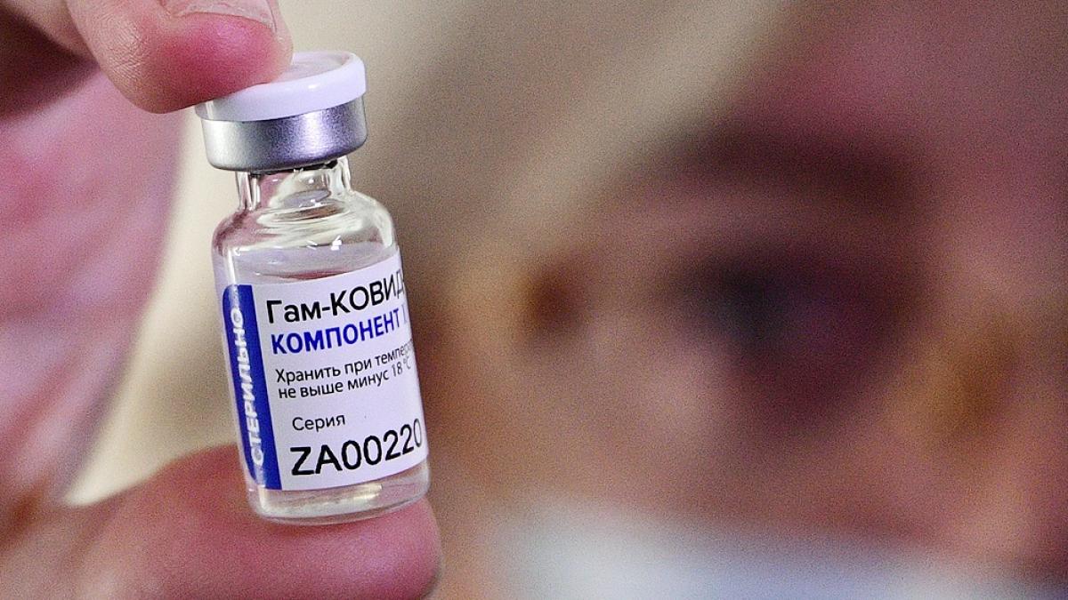 Hónapokig hazudozott az ellenzék az orosz vakcináról, erre kiderült, hogy az az egyik legjobb