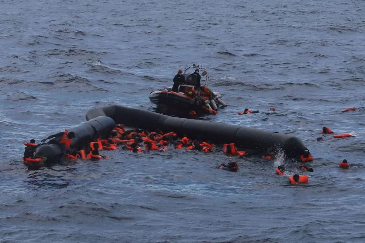 Az embercsempészeknek semmi sem drága - újabb 57 migránst fullasztottak bele a Földközi-tengerbe