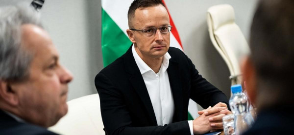 Szijjártó a világpolitika színpadára emelte Magyarországot: felajánlotta a harcoló feleknek, tárgyaljanak Budapesten a békéért