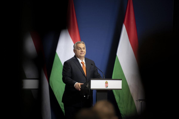 Újabb maratoni sajtótájékoztatón derült ki, a magyar miniszterelnök messze az ellenzéki mezőny felett áll