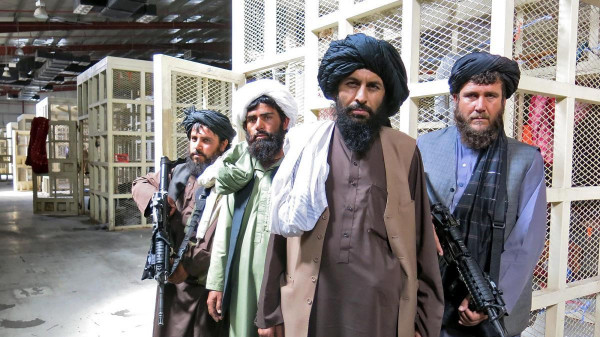 Több száz "kompetens" és elkötelezett terroristát engedtek szabadon a tálibok Kabulban