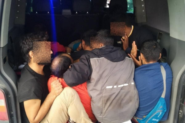 14 migránst csempészett, egy okmányok nélküli szerb nő