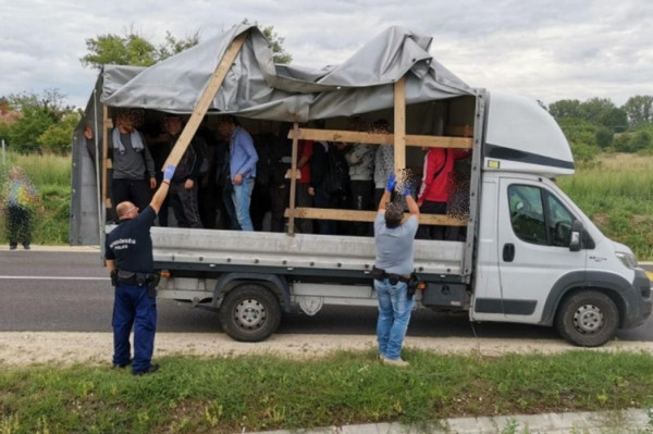 Nincs pihenés: újabb embercsempészt fogtak a magyar rendőrök