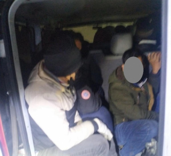 Újabb 16 fős MigránsTaxit állítottak meg a rendőrök