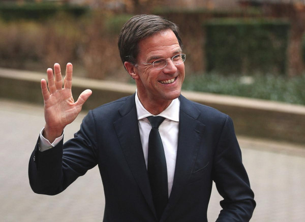A magyargyűlölő Mark Rutte kormánypártjának alapítványa is pénzelte a Momentum pártalapítványát