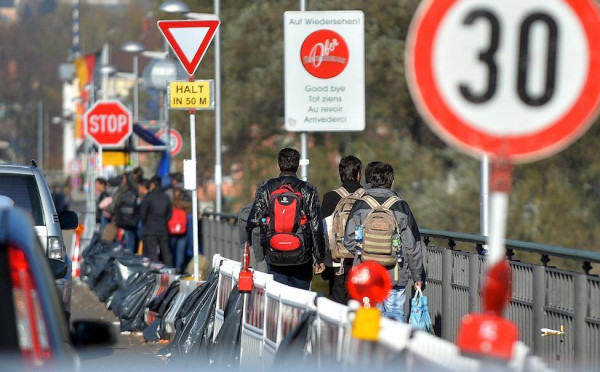 Az osztrák belügyminisztérium rekordszámú menekültkérelemre számít idén