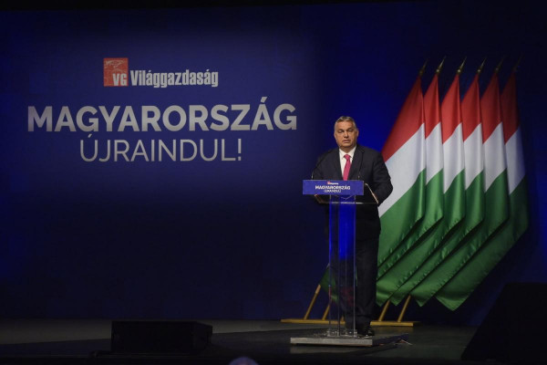 Sosem látott gazdaságpolitikai lépést jelentett be Orbán Viktor: visszakaphatják a 2021-es SZJA-t a gyermekeket nevelő családok